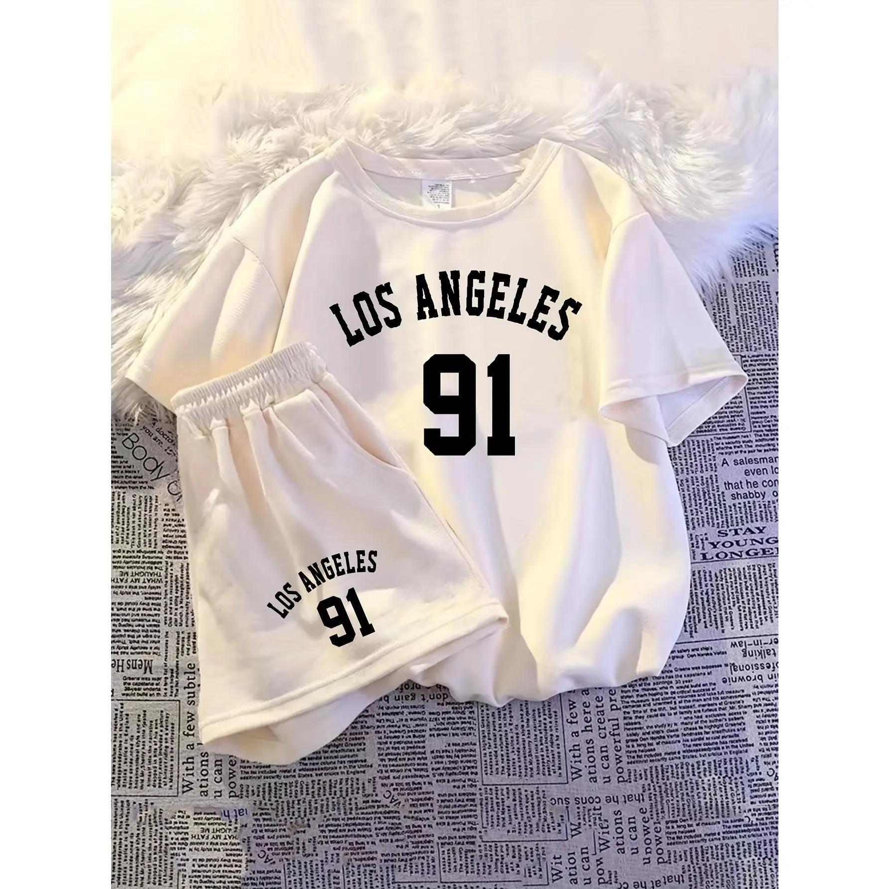 Girls' Casual Alphabet Print Shorts Set, 2-Piece Loose-Fit Crew Neck T-Shirt and Shorts, Summer Matching Outfit, Crew Neck Set, Matching Outfits Set