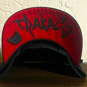 TRAKAS RB UNDER VISOR HAT TRAKAS RB UNDER VISOR HAT