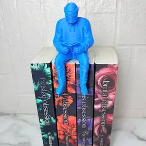 Bookshelf hockey player