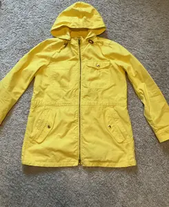 J.Crew perfect rain jacket. SIZE: m. color: yellow sun. ITEM # f2430.