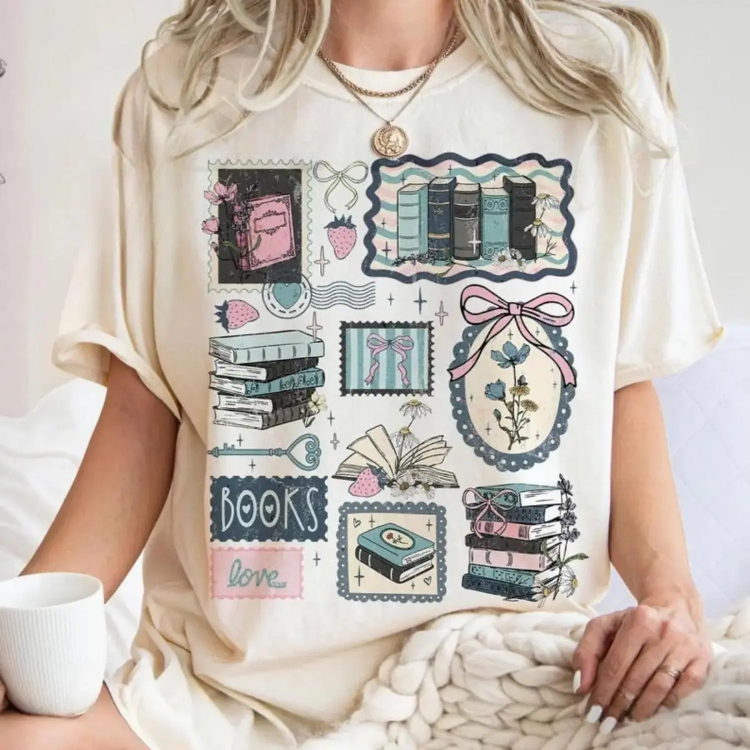 Retro Bookish Love Collage Vintage Cotton T-shirt Vintage Book Lover Librarian Scrapbook Grandma Style Cottagecore Book Antique Reading