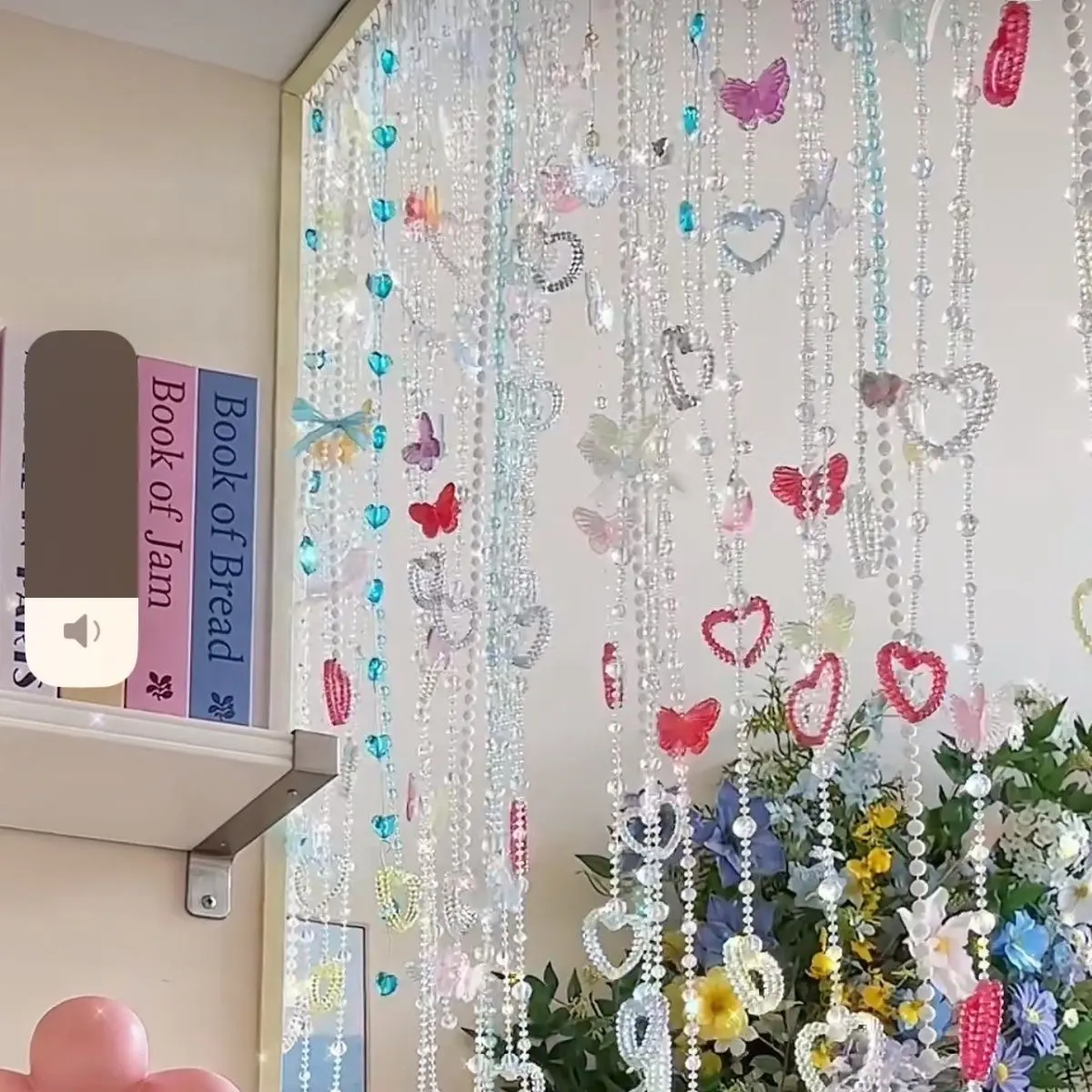 Butterfly Beaded Curtain for Girls Bedroom, Handmade Acrylic Heart Hanging Room Divider, Fairycore Coquette Room Decor, Cute Pink Wall Curtain for Dorm, Apartment, Playroom, Coffee Shop