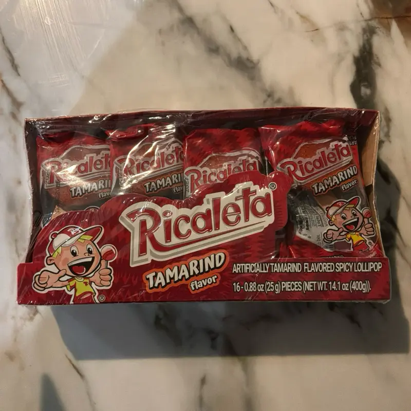 Ricaleta tamarind flavor lollipop 25 pieces