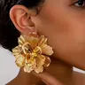 Elegant Floral Dangle Statement for Women, Vintage-Inspired Metal Flower Design, Perfect for Casual & Special Occasions, Fashionable Earrings, Earrings Dangling