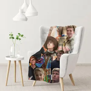 Funny Robert Irwin Fan Blanket "Sweetest Thing" Quote Flannel Throw Aussie Icon Photo Collage Soft Cozy Bedding Viral TikTok Trend Gift for Girlfriend Bestie Festive Christmas Kitchen Mats Set