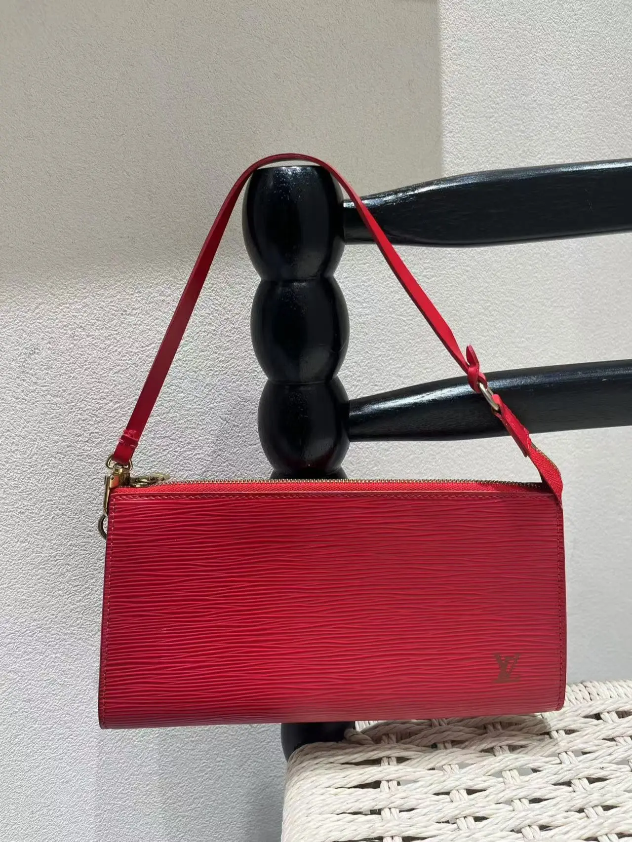 Pre-owned Louis Vuitton Red EPI Shoulder Bag 21302545