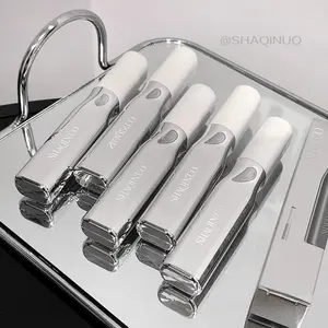 Makeup mascara: waterproof, lengthening, with crushed diamonds for a dazzling, natural diamond-like shine. It has a bright and lightweight finish, is waterproof and smudge-proof, and delivers long-lasting glossy effects.