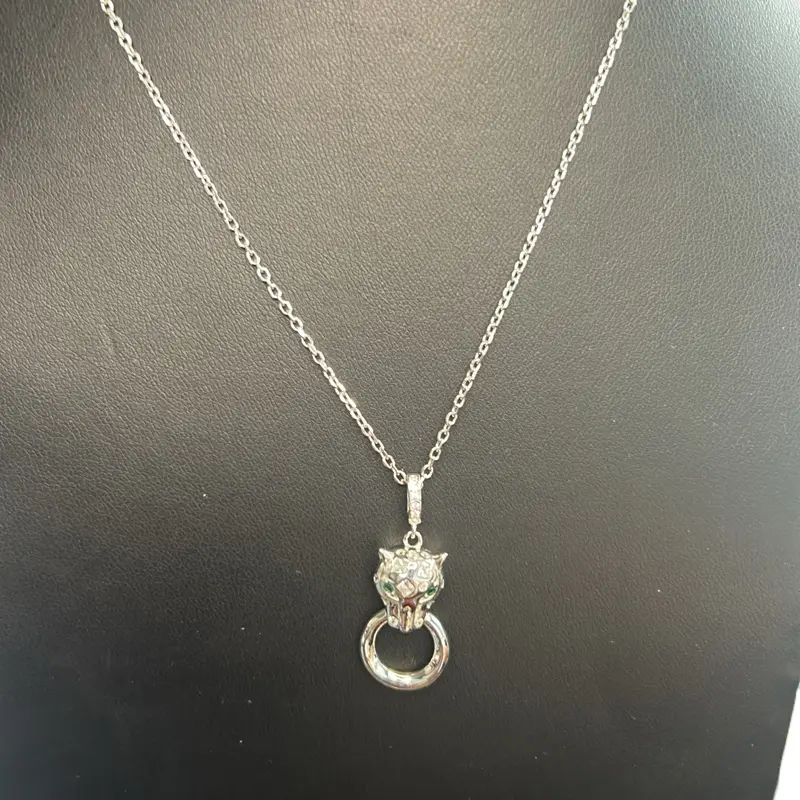 Plata 925 hermosa cadena con pendiente de jaguar y piedras brillantes de color