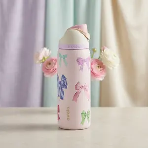 32oz Owala "Girlhood"-Free Sip Limited Edition UO Exclusive Multicolor Pink Bows