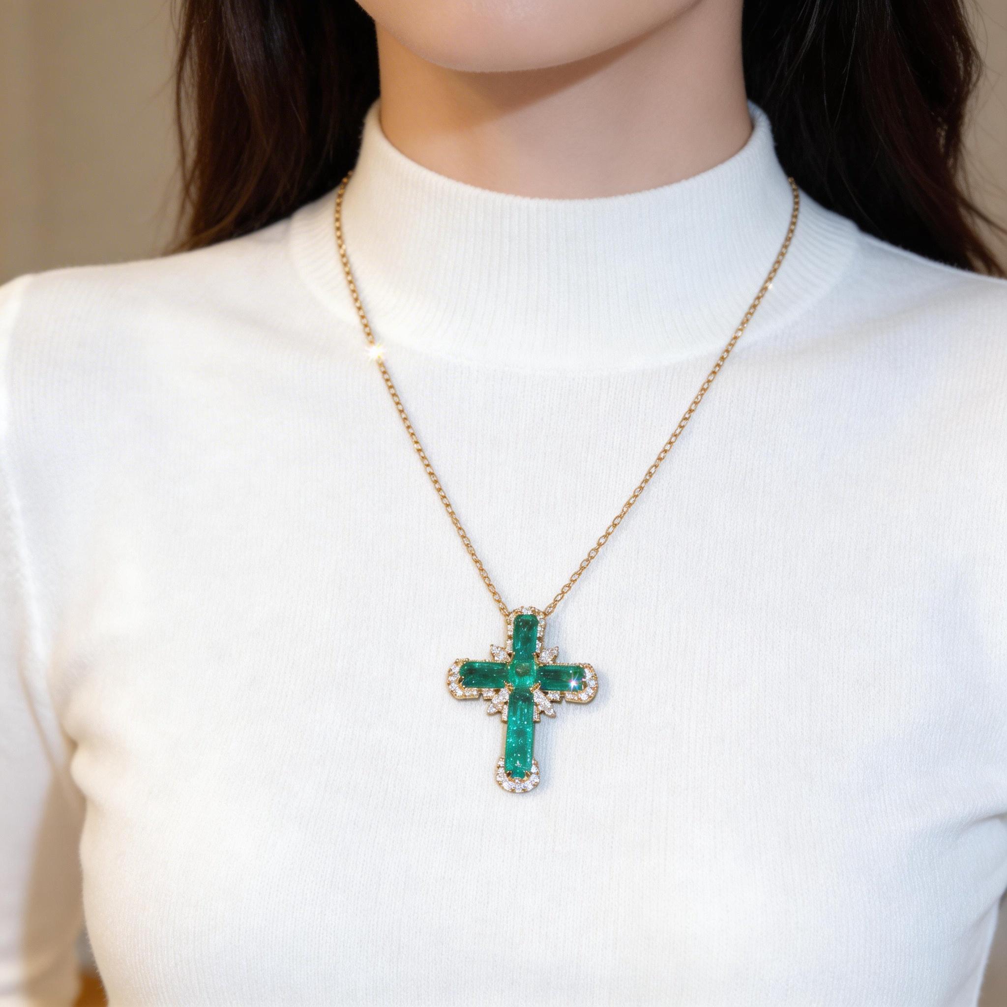 Skin-Friendly Adjustable Emerald Cross Pendant, Sparkling CZ, Fits Daily/Party, a Heartfelt Gift Dainty Hypoallergenic CZ Cross Necklace, Emerald Inlaid, Perfect for Party/Gala, a Thoughtful Gift