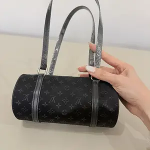 Pre-owned Louis Vuitton 1 Shoulder Bags Monogram Silk Papillon MI