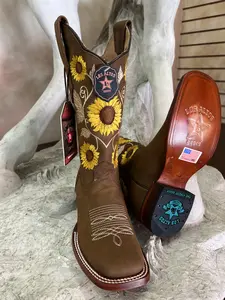 322G6231 - Los Altos Women Wide Square Toe BootsSunflower Tan