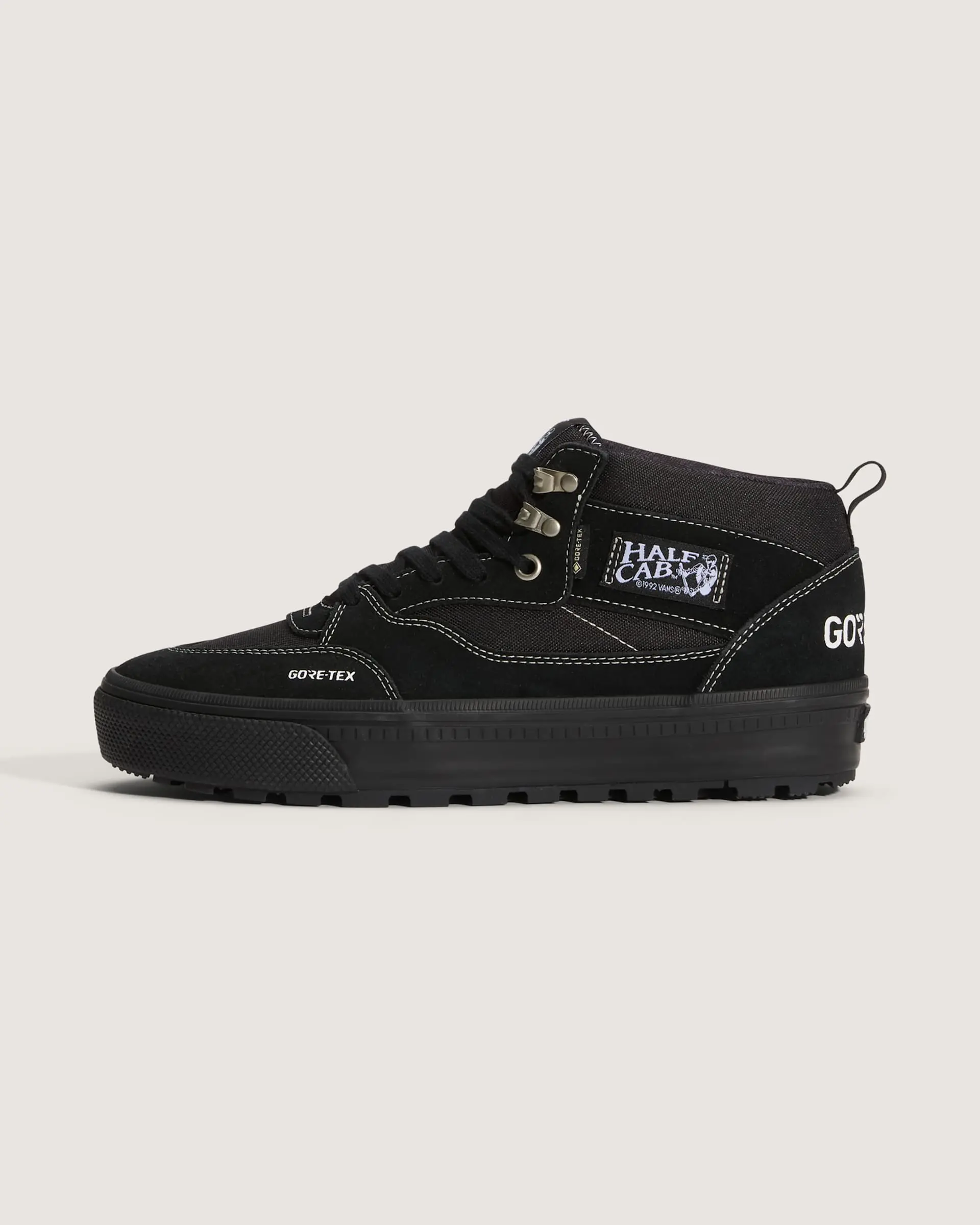 Vans Unisex Half Cab GORE-TEX Insulated Mid-Top Shoe