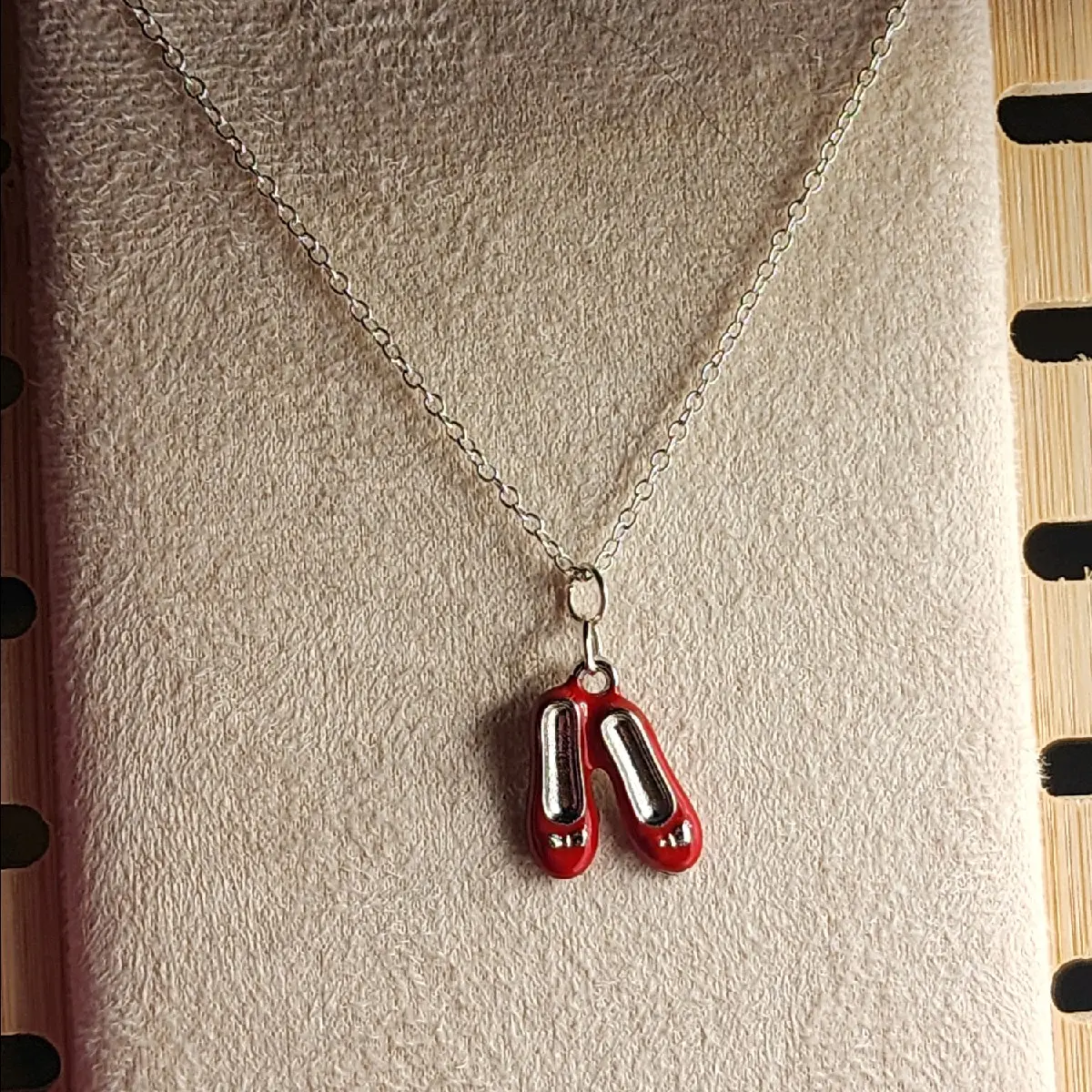 Elegant Ballet Shoes Necklace with Metal Coating, 18 in Unisex Chain, Adorable Accessory for Dance Class Enthusiasts, Perfect Christmas Gift for Ballet Lovers