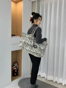 Large-Capacity Tote Bag — Laid-back Style, Versatile Canvas Shoulder & Handbag | Trendy Casual Carryall for Women (Sports & Gym)