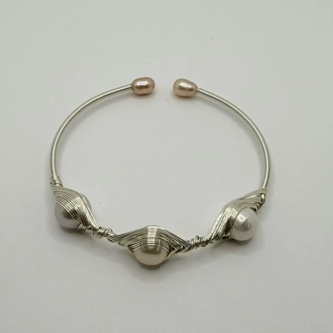 【Lora】Freshwater Pearl wire wrapping bangle