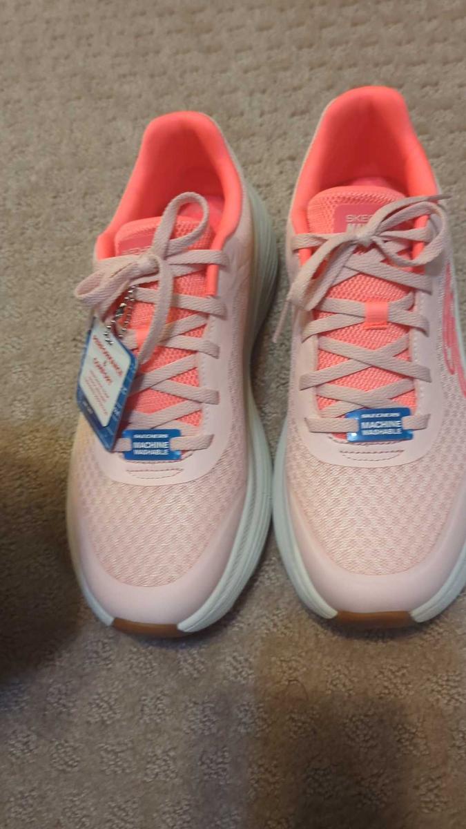 Item: Pink Coral, 8-1/2 Medium