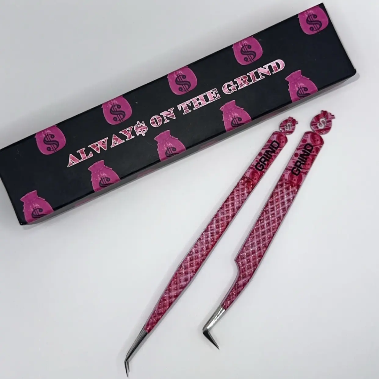 CASHMERE LASH TRAYS AND FIBER TIP TWEEZERS CASHMERE LASH TRAYS AND FIBER TIP TWEEZERS