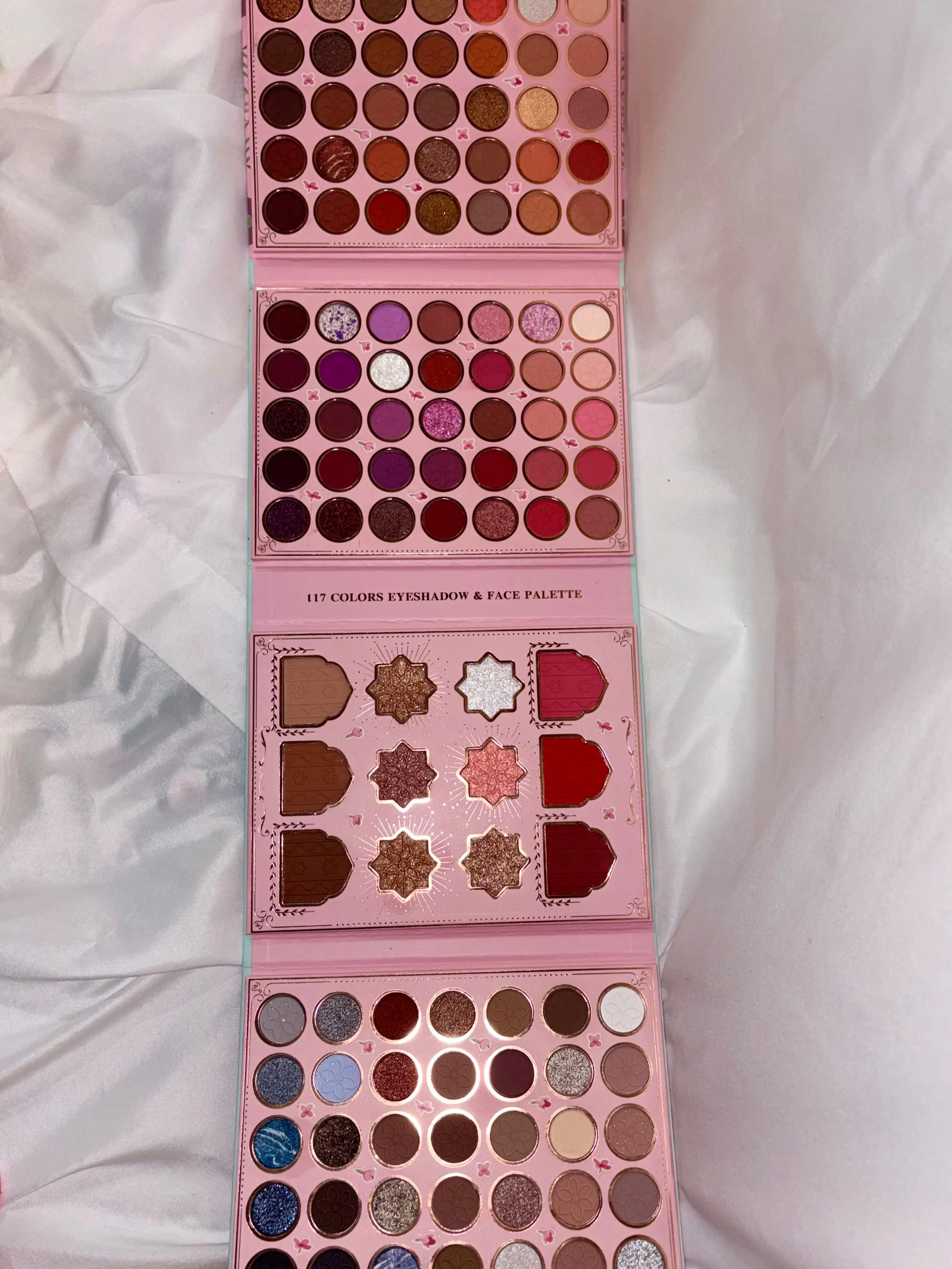 Everyone Is Beautiful Eyeshadow Palette
