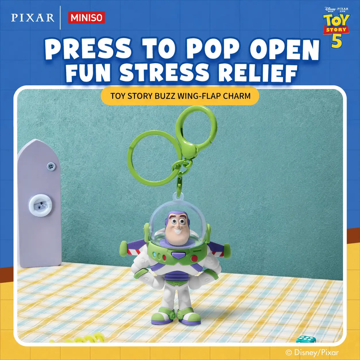 MINISO x Disney Pixar Toy Story Interactive Wing-Flapping Buzz Lightyear Keychain Charm - Fashion Accessory for Backpacks, Keys & Gifts，Back To School