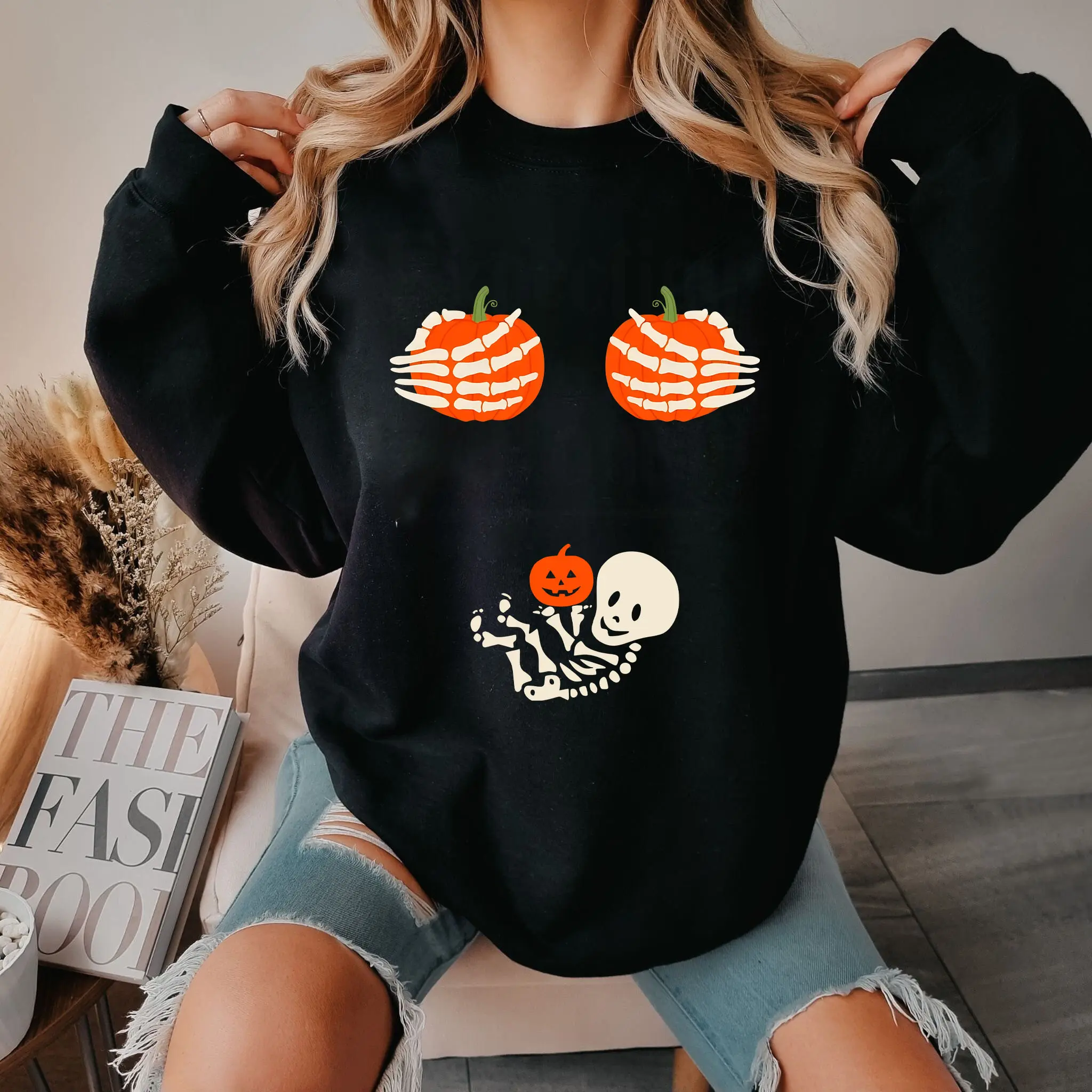 Pregnancy Announcement Shirt, Pregnant Halloween Sweatshirt, Skeleton Pregnant Baby T-shirt, Funny Maternity Tee, Halloween Maternity Shirt