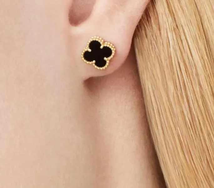 Pre-owned Van Cleef & Arpels Sweet Alhambra earstuds 18K yellow gold, black onyx，full set