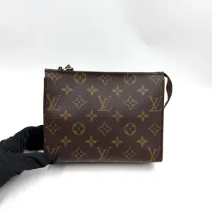 Pre-owned Louis Vuitton AS SHOWN Clutches & Wristlets HZ 3535 Toiletry Pouch Monogram clutch 26.04.20