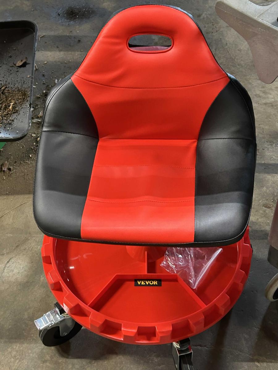 Item: Red Seat - Adjustable with 5‘’ Casters - 300lbs