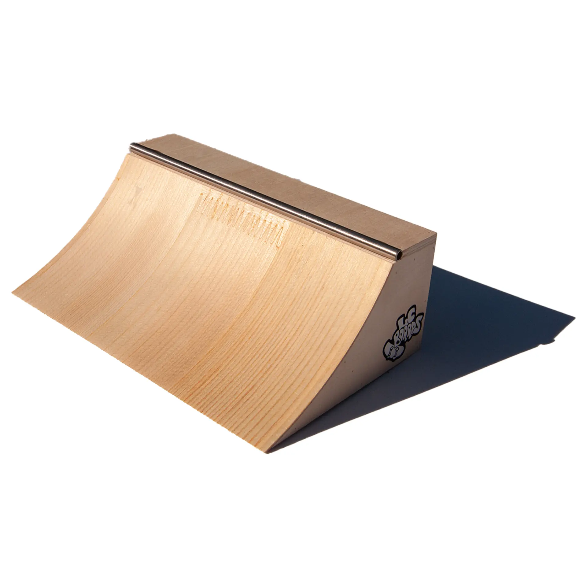 LC BOARDS FINGERBOARD QUARTER PIPE V2 WOOD FINGERBOARD RAMP LC BOARDS FINGERBOARD QUARTER PIPE V2 WOOD FINGERBOARD RAMP