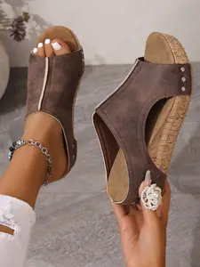 Vintage Thick Sole Platform Wedge Sandals, Fashionable Wedge Shoes, Fish Mouth Rivet Mules, Soft Wood Bottom Slip-Ons for Women, Stylish Summer Footwear