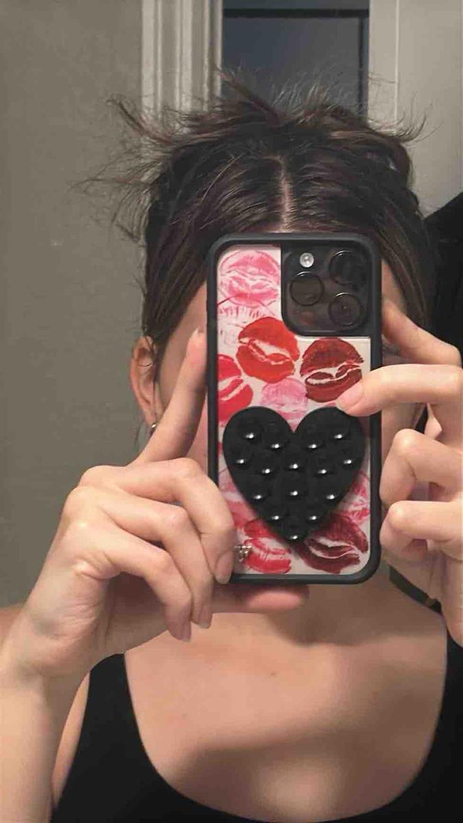 Item: iPhone 15 Pro Max