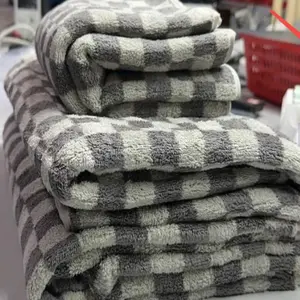 Checkerboard Pattern Bath Towel Set, 2 Counts Soft Absorbent Quick Drying Bath Towel with 2 Counts Hand Towels, Family Bath Outing Bathroom Accessories