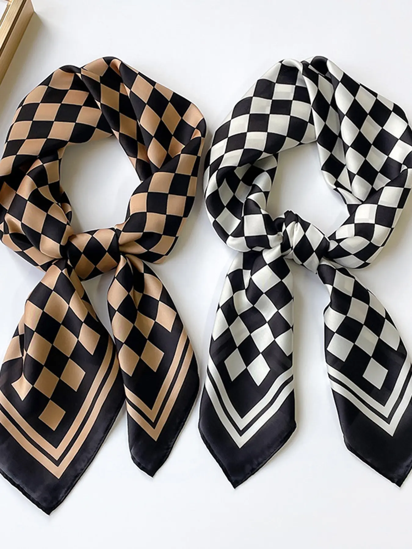 Plaid Fashion Scarf for Women & Men, Multi-Purpose Neck Warmer, Stylish Travel Accessory, Perfect for Cold Weather & Outdoor Activities, Checkered Scarf, Scarf Wrap, Fashion Neck Shawl
