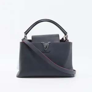 Pre-owned Louis Vuitton cowhide Shoulder Bags Taurillon Leather Capucines MM tote bag BGP069309