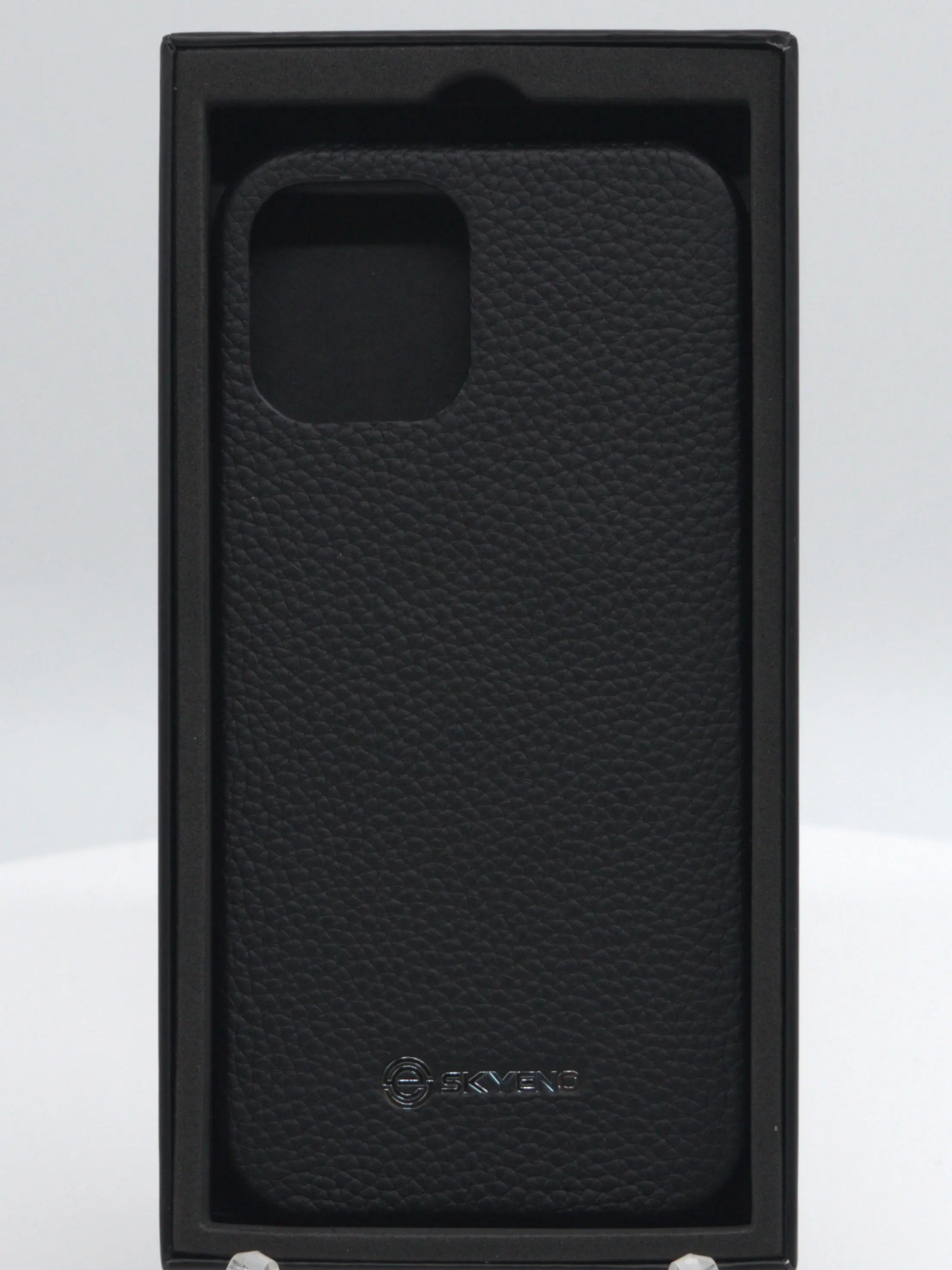 Skyeno 100% Genuine Leather Full Grain Mag-Safe Phone Case