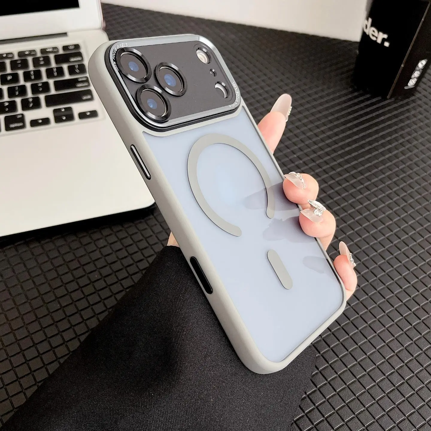 Titan Gray-Magnetic Style