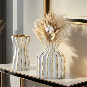 1 Count High-End Minimalist Concave-Convex Curved Ceramic Vase, Floral Flower Arrangement Vase for Office Desktop, Living Room and TV Cabinet, Home Decor Vase, Flower Arrangement Decoration, Home Decorative Vase, Ceramic Bouquet Vase