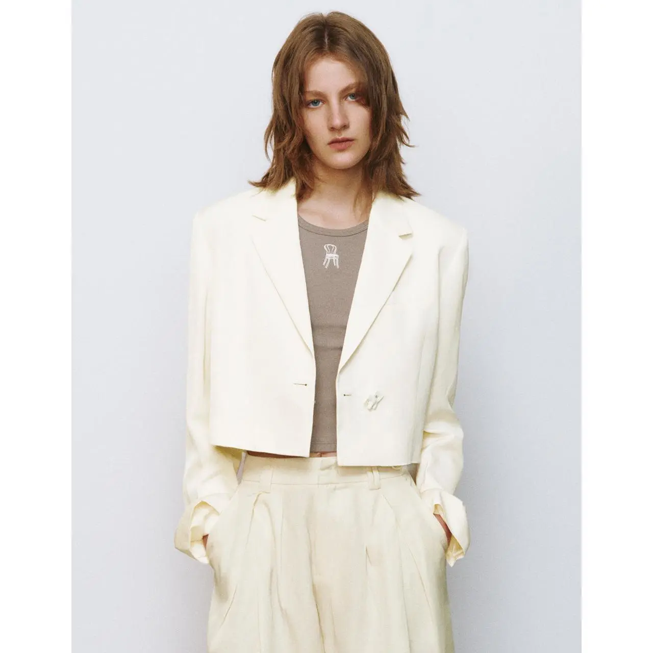 URBAN REVIVO Women's Cropped Trendy Blazer, Minimalist Acetate Linen Outerwear with Notch Lapel, Ready to Wear for Office OOTD, Cropped Length, Textured Woven Fabric, Viscose, Thin, Women's Clothes