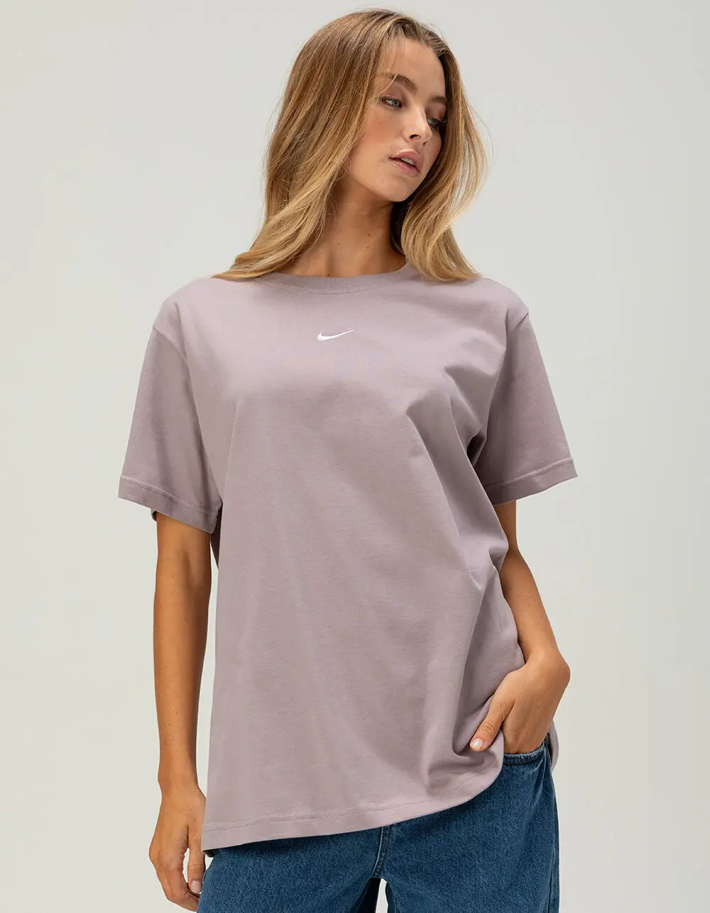 womens nike tee - TikTok Shop