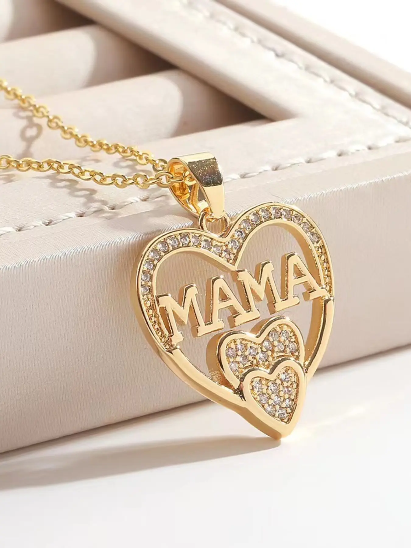 Elegant Water Drill Heart Letter Mam Pendant Necklace, Mother's Day Gift for Women, Stylish Jewelry for Special Occasions
