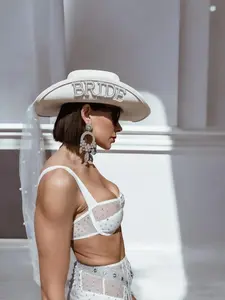 Pearl Bride Cowboy Hat with Double-Side Embellished Bride Text Pearl-Trimmed Brim & Attached Veil for Bachelorette Party Bridal Shower & Wedding Reception