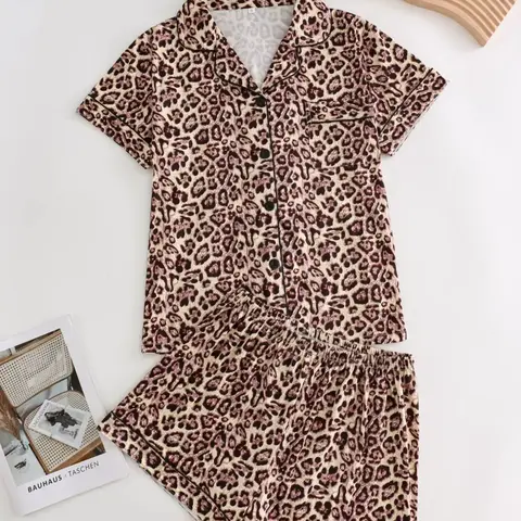 Two-Piece Set Women's Leopard Print Lapel Neck Button Front Pajama, Casual Comfy Short Sleeve Top & Shorts PJ Set, Ladies Sleepwear & Loungewear for All Seasons Pyjamas, Leopard Print Pajamas, Collared Pajamas, Nightwear Outfit Pajama Sets