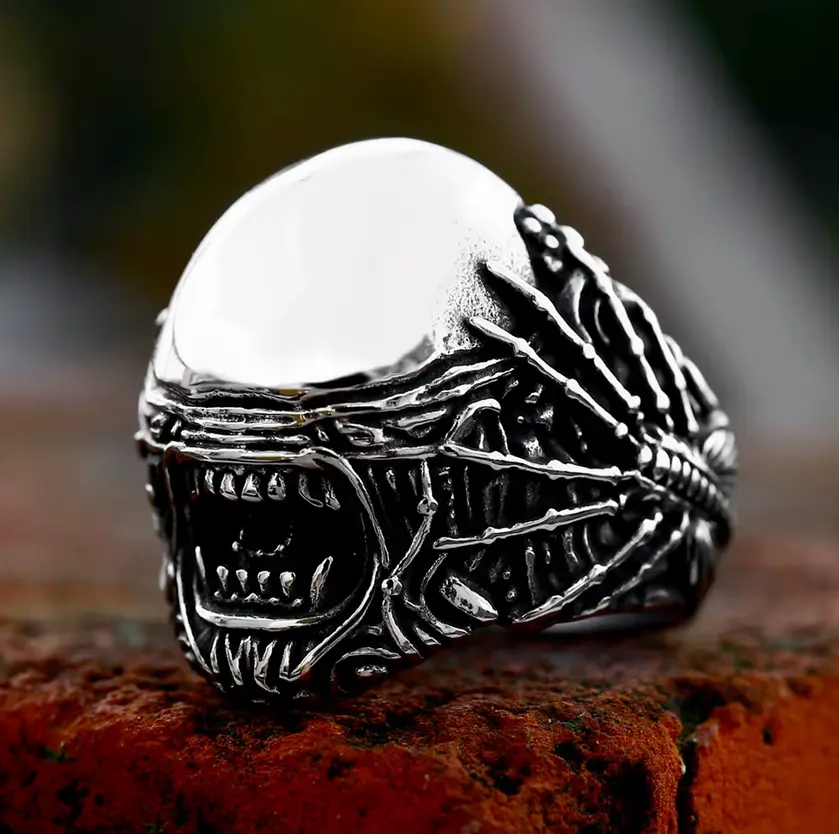Men's Quality Stainless Steel Spider Alien Skull Retro Ring (Size 9-12.75)