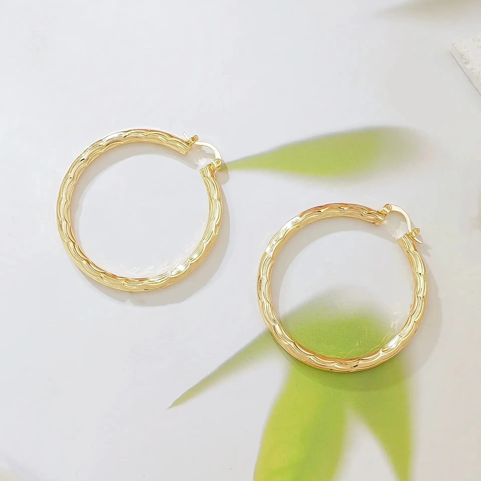 14K Gold Plated Sparkly Wavy Faceted Hoop Earrings, Comfort Lightweight Click Closure Large Hoops Hypoallergenic Fashion Jewelry Gift for Women