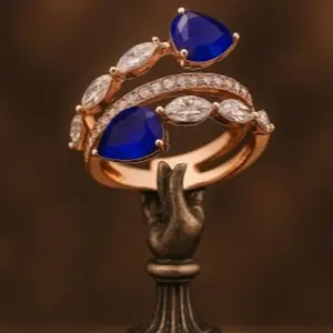 Journey to the Horizon – Twilight Sapphire & Quartz (OG 2025 Size 8) A fusion of night and light, set in glowing rose gold.