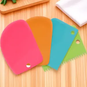 Flexible Fondant Scraper: 4-in-1 High-Temp Anti-Stick Baking Tool for Cake Decorating, Smoothing, Shaping. Professional, Easy-Clean, Antibacterial. Must-Have Kitchen & Baking Essential.