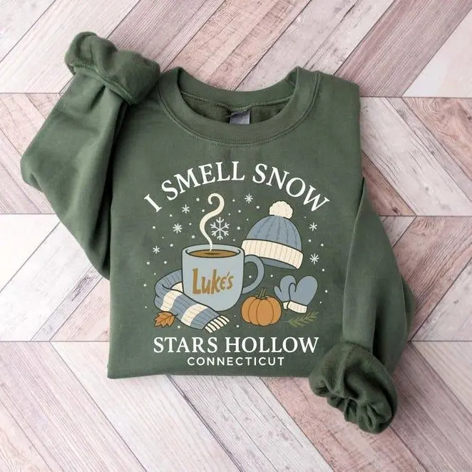 I Smell Snow Gilmore Girls Christmas Sweatshirt - Retro Luke's Diner Coffee Crewneck, Vintage Stars Hollow Connecticut Pullover, Cute Winter Book Lover Gift Hoodie Top