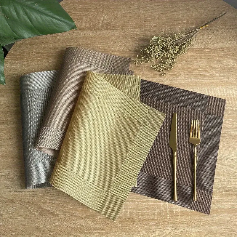 Guopei02 4-Piece Golden European-Style PVC Placemats - Heat Insulation, Waterproof Dining Table Mats for Home & Restaurant Use, Non-Textile Weave, Rectangle, Hand Wash Only