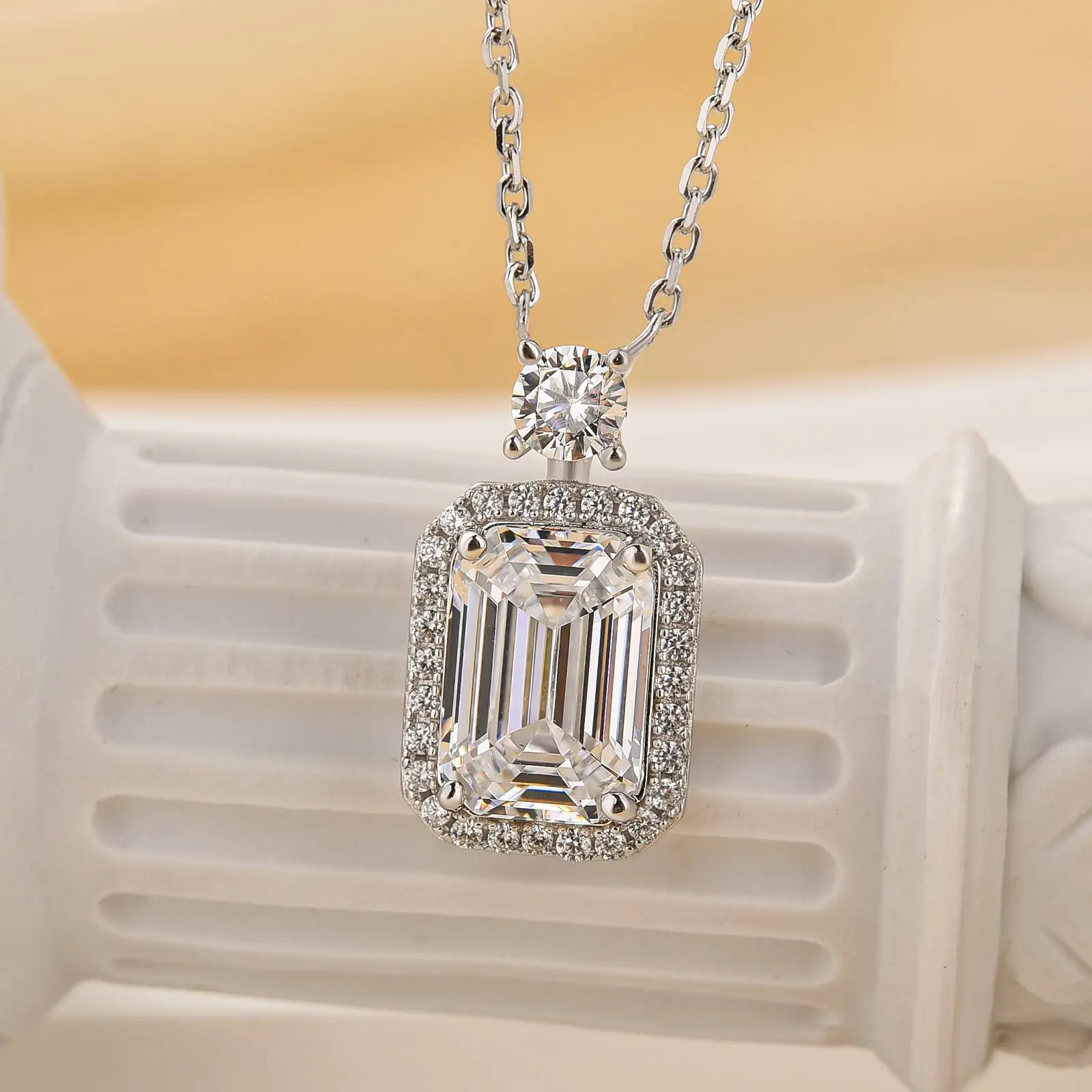 Effinny Non-tarnish 3.5ct Emerald Cut Pendant Necklace In 925 Sterling Silver, 5A Grade Cubic Zirconia Anniversary Necklace, Women Hypoallergenic Choker Daily, Sparkling Cz Necklace, Adults