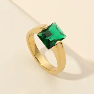 Exaggerated design yellow green emerald ring with gift box, suitable as daily accessory or gift for women